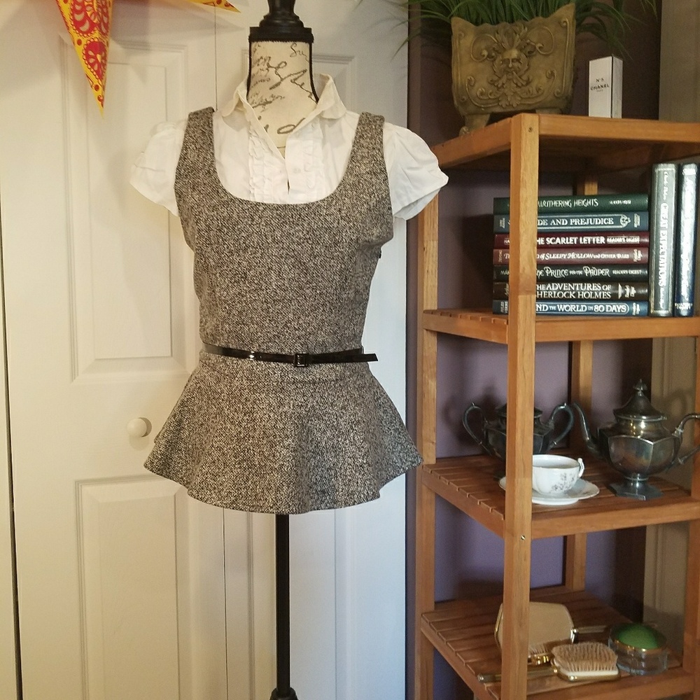 BEBE - Tweed Peplum Suit top sleeveless - Picture 7 of 8